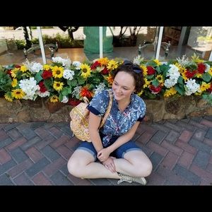 Meet your Posher, Alacia